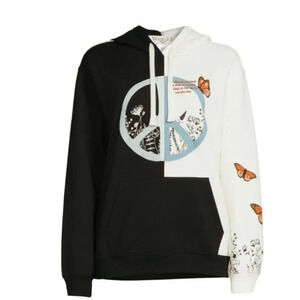 Wound up Graphic Hoodie Black and white  size juniors xl Winter Sweater